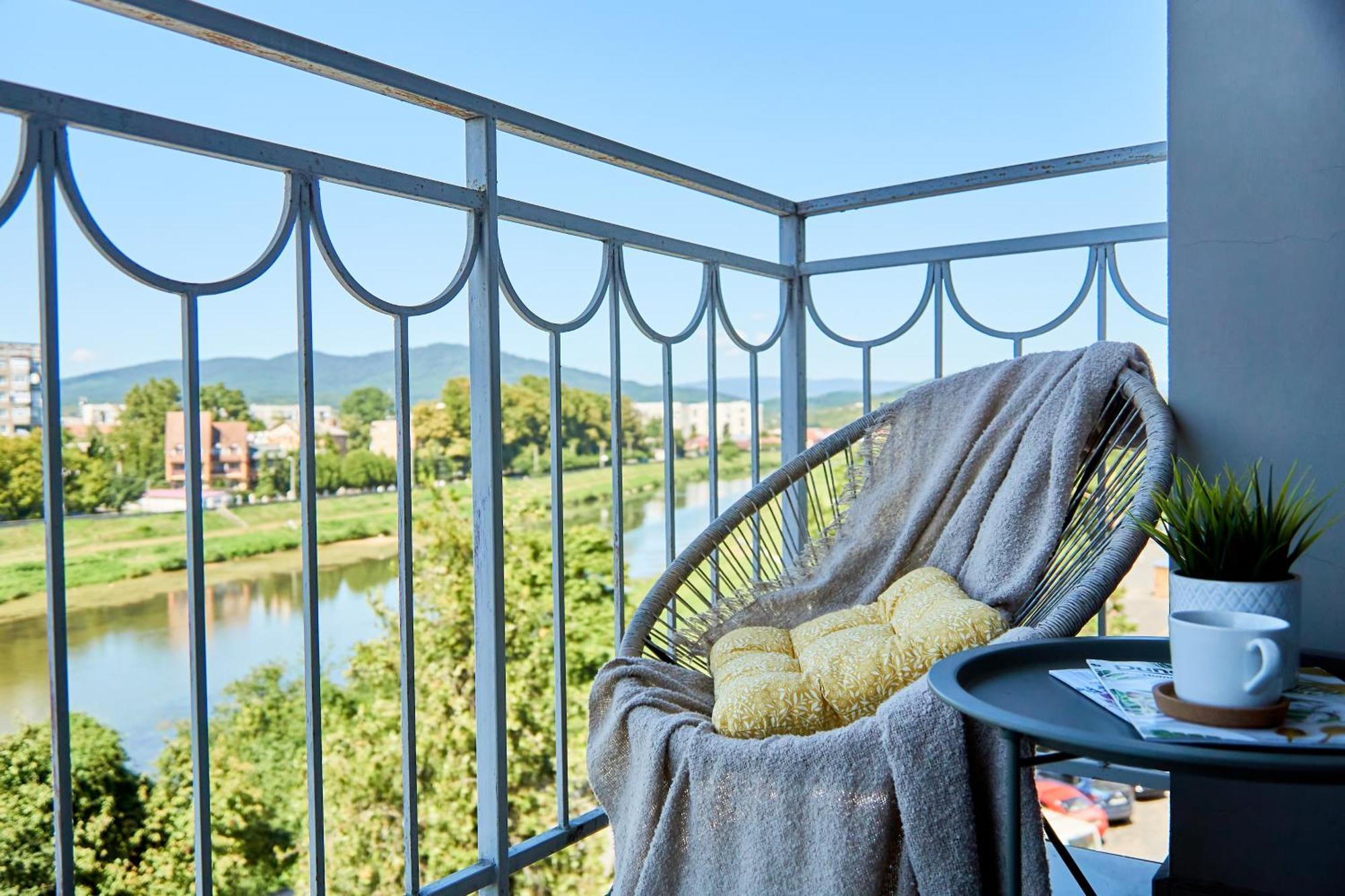 Wonderful Panoramic View Apartment Mukachevo Exterior foto